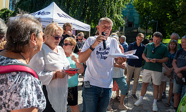 Mítinky hlídáme dostatečně, říká policie po napadení Babiše a plivanci na Fialu