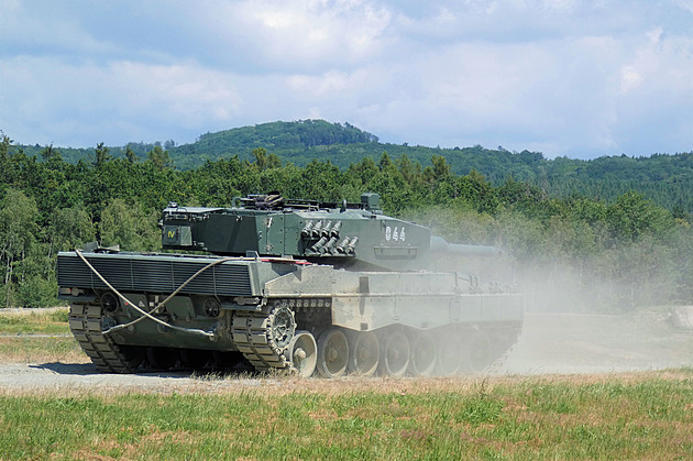 Vláda projednává nákup tanků Leopard 2A8 i regulovaný prodej kratomu
