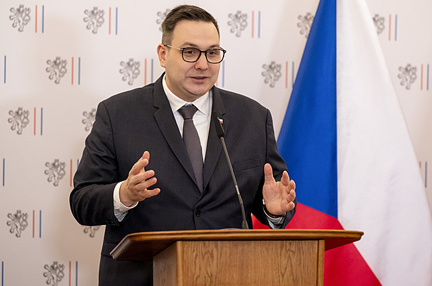 Rusko nemá právo diktovat, odmítá Lipavský tvrzení o české glorifikaci nacismu