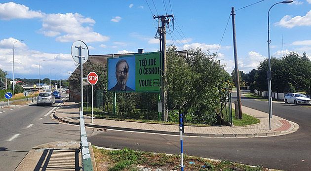Boj o voliče se rozjíždí. Fiala v Pardubicích jen pár dní před Babišem