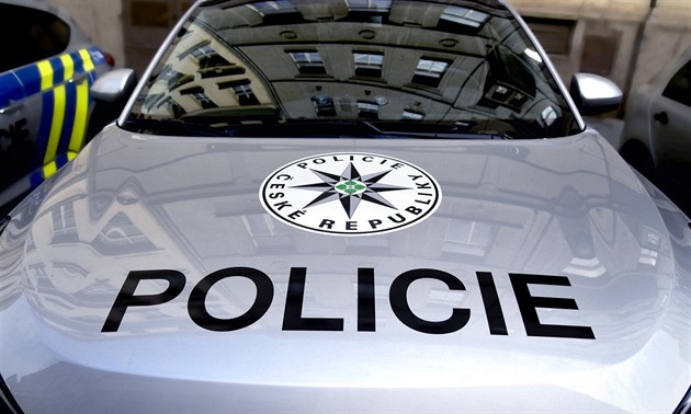 Na polní cestě našli mrtvého motorkáře. Neví se, jak dlouho byl bez pomoci