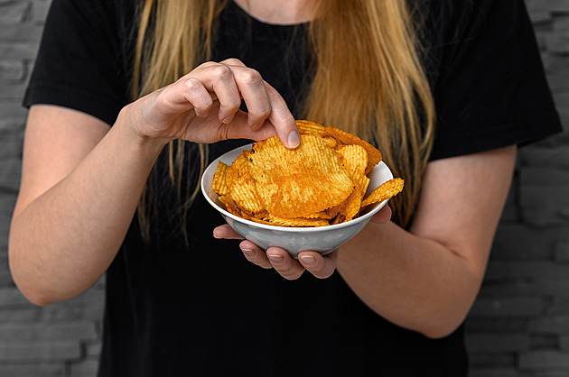 Konec tekutého kouře. Evropská unie zakáže uzená aromata v potravinách