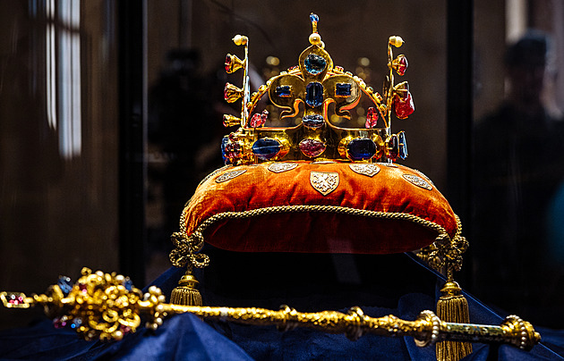 Hrad znovu ukáže korunovační klenoty. A přidá výstavu o jejich osudech za války