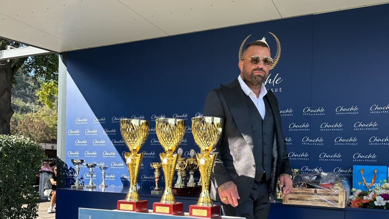 Museli jsme odložit synovu operaci, prozradil Vémola. A zavtipkoval o kariéře po volbách