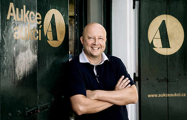 Nejasné obrazy vyřazujeme z prodeje, říká galerista Jakub Sluka