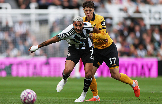 ONLINE: Krejčí debutuje v Premier League. Arsenal si poradil s Nottinghamem