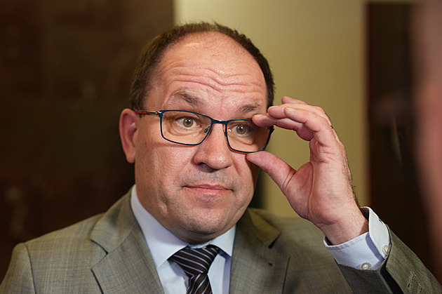 Povládnou bolševici a proruská SPD, hrozí Výborný. Klidněte emoce, řekl Havlíček