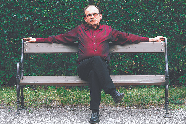 Od Cimrmanů ho vyhodili, roli komika nesnášel. Ukradený talent Jaroslava Uhlíře