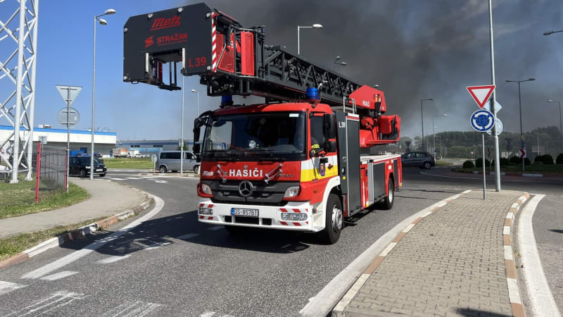 Požár na koleji v Olomouci: Budovu musely opustit desítky studentů, hořelo osvětlení