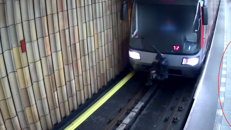 Mladík se vozil v Praze na spřáhle metra. Policie ho vypátrala, je mu pouhých 12 let