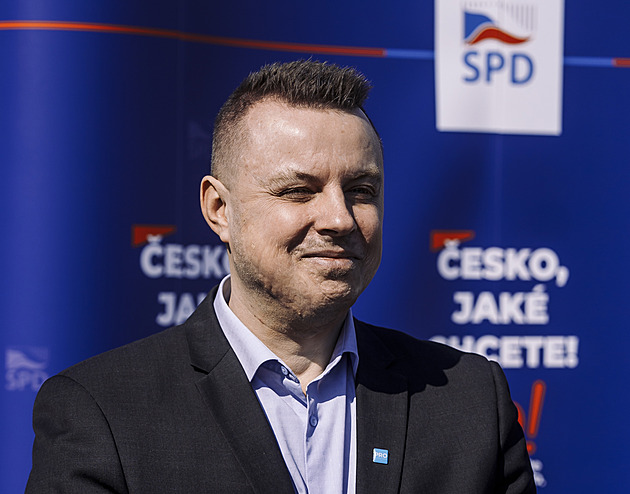 Rajchl chce v Moravskoslezském kraji porazit Stanjuru. Je to mé velké přání, říká