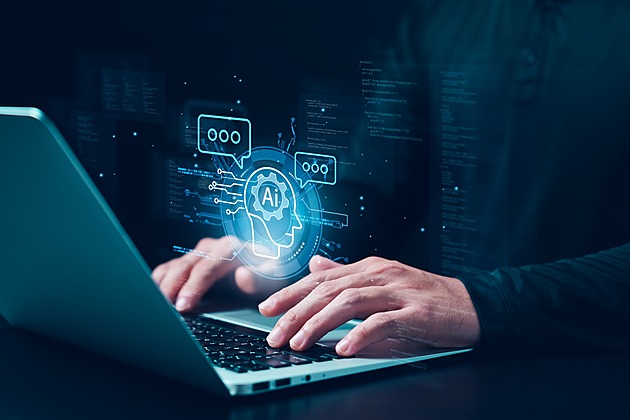 Tady robot úředník. Jak chtějí politici zavádět AI do státní správy?