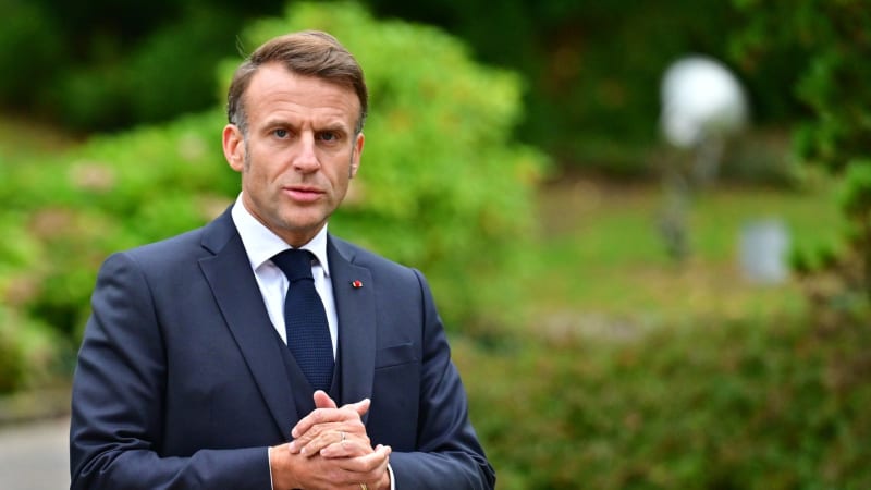 Macron je v pasti. Cestou z krize mohou být předčasné volby nebo jeho rezignace