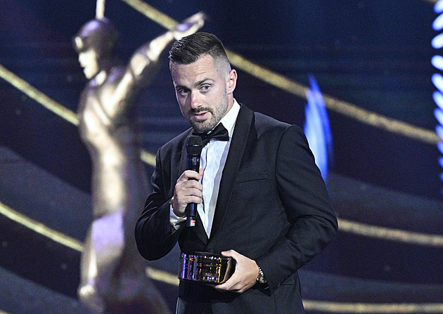 Červ, co vás nahlodá. Flek spoluhráče vytáčí i na tréninku, v létě trénuje chvaty