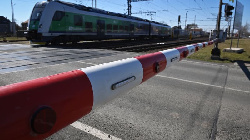 Ve Studénce hrozila srážka vlaků. Křížily si cestu a musely být nouzově zastaveny