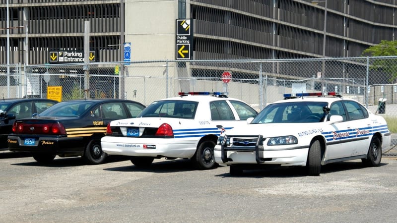 Trapas při soudním líčení v USA: Policista svědčil bez kalhot, stal se hitem internetu