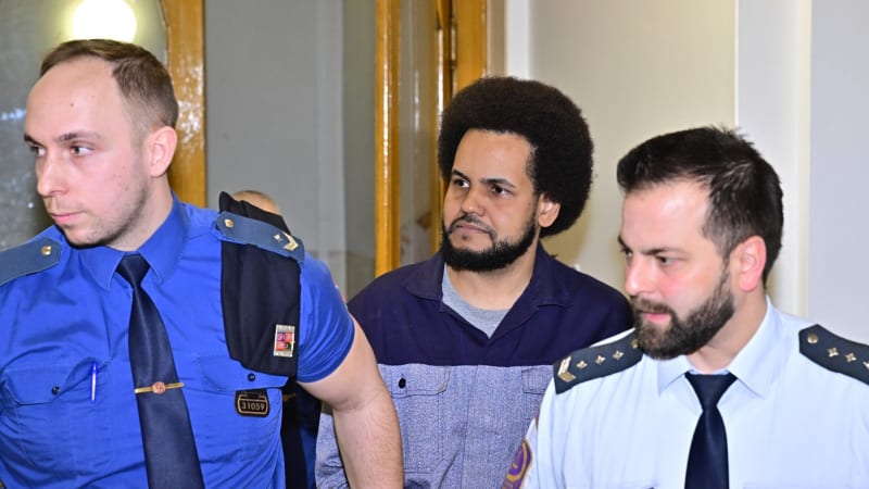 ON-LINE: Mám znamení na čele, prohlásil Feri. U soudu promluvil o sexuální deviaci i rodině