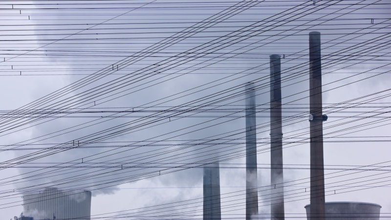 Konec uhlí Čechům prodraží složenky. Připlatíme si i za energetickou bezpečnost 