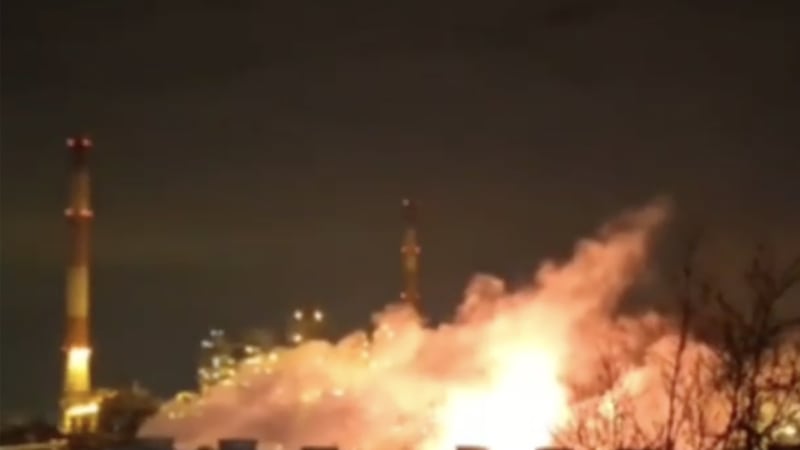 Tvrdý ukrajinský úder v Rusku: Hořelo ropné skladiště i dům, útok mířil hluboko za hranice