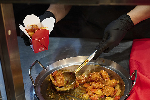 Pálivá jídla dobývají svět, rostoucí poptávka mění stravovací návyky