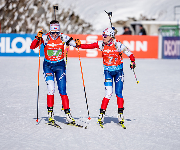 Biatlon ONLINE: Smíšená štafeta, Jislová po první střelbě osmá