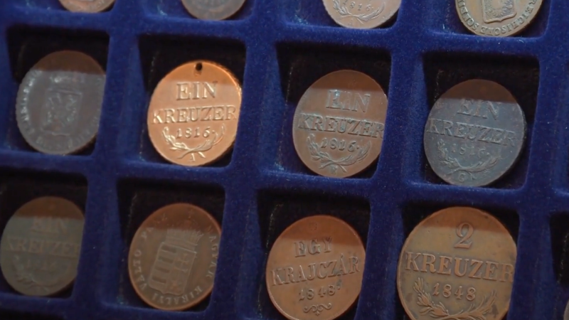 Tolik peněz pohromadě jste ještě neviděli. Sběratel si založil Muzeum hotovosti