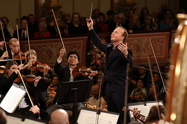 GLOSA: Šťastný nový rok přejí Vídeňští filharmonikové. I na nosičích