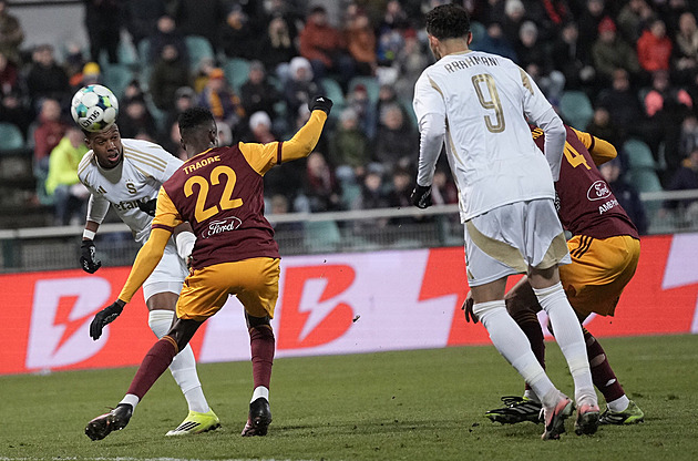 ONLINE: Dukla - Sparta 0:0, hostující Mercado zblízka přestřeluje bránu