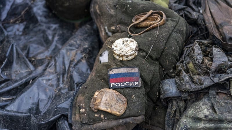 Rusko vydává na mrtvé vojáky víc než na platy těch živých. Ztráty ovlivňují i plánované útoky