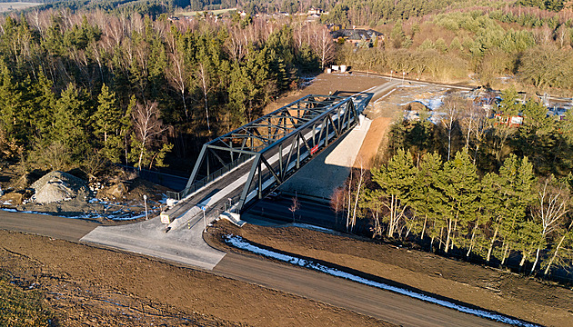Škodováci po něm kdysi chodili do práce. Unikátní sto let starý most znovu ožil
