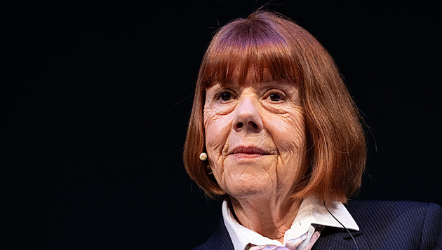 RECENZE: Manžel ji nechal znásilnit desítkami mužů, přesto pěje Pelicotová Ódu na život