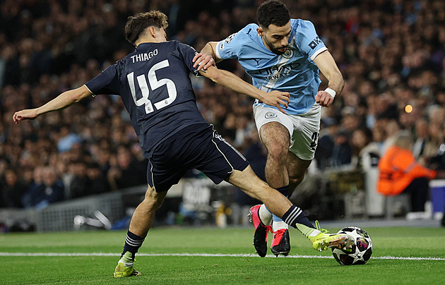 ONLINE: City v deseti srovnává s Realem, Chelsea prohrává s PSG. Arsenal vede