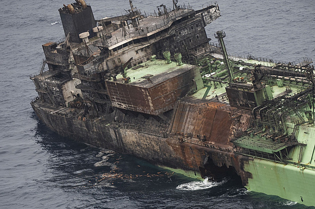 Opuštěný ruský tanker ve Středomoří otočil na jih a míří k libyjskému pobřeží