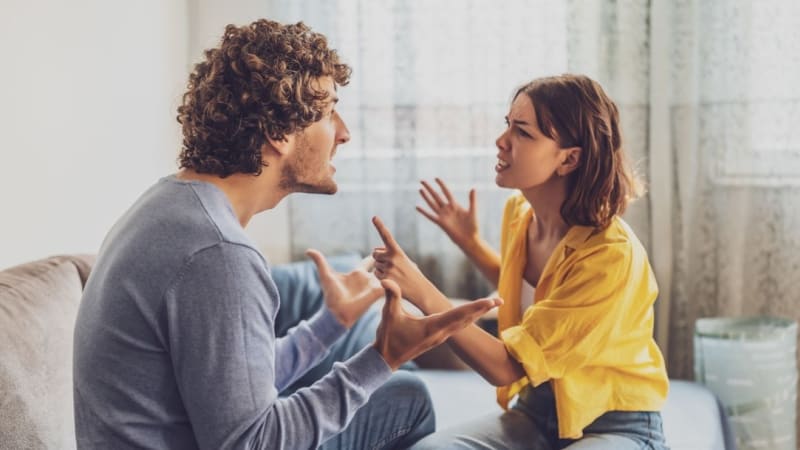 Když je téma peněz tabu: Víte, nakolik jste k partnerovi otevření? Otestujte se ve vztahu