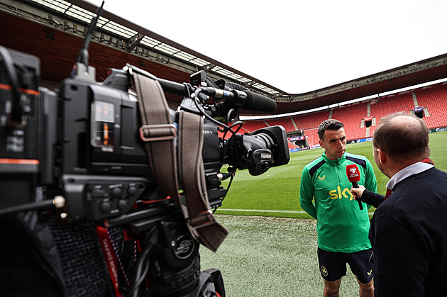 Český fotbal je v chaosu. Irský tisk si všímá korupční aféry, rýpe i do výběru Koubka