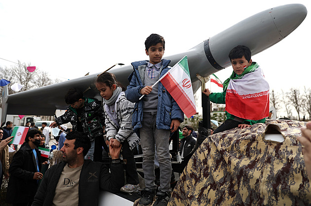 Rusko chce udržet Írán bojeschopný, začalo mu posílat vylepšené drony
