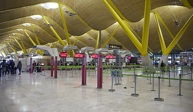 Španělská letiště ochromila „neomezená“ velikonoční stávka personálu kvůli mzdám