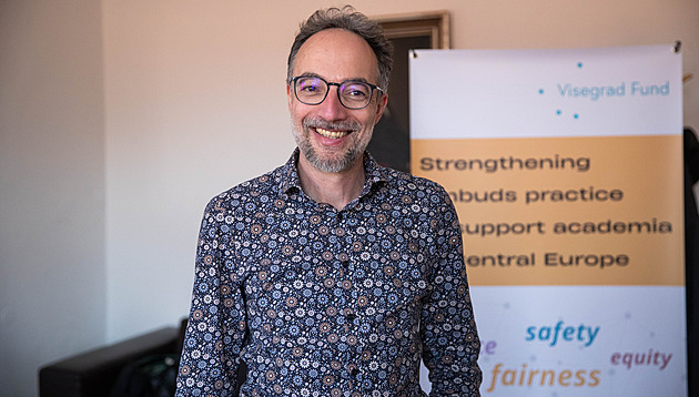 Zahraniční studenti narážejí na xenofobii či rasismus, říká univerzitní ombudsman