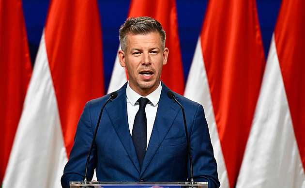 Orbán poslal na hranice migranty, aby Ficovi pomohl vyhrát volby, tvrdí Magyar