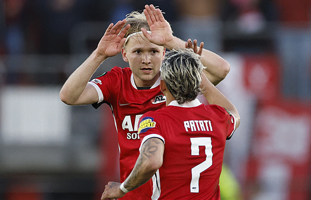 AEK útočí na obrat a ohrožuje český koeficient, Šínův gól Alkmaaru nestačil