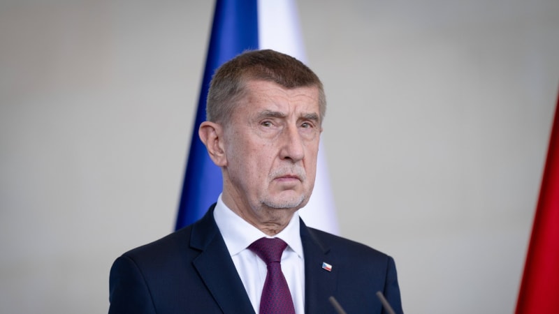 Babiš s Pavlem budou jednat o účasti na summitu NATO. Složení delegace ale nepovažuje za téma