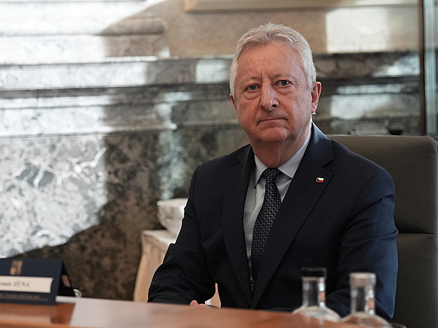 Víc studentů, víc vojáků, lepší armáda. Ministr Zůna zadal audit Univerzity obrany