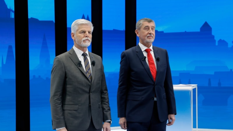 KOMENTÁŘ: Spor Pavla s vládou a pokrytecké výroky koalice. Zachrání nás červená kšiltovka?