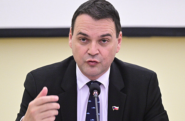 S masovou migrací jsme měli pravdu, řekl Macinka k Ceutě. Španělska se ale zastal