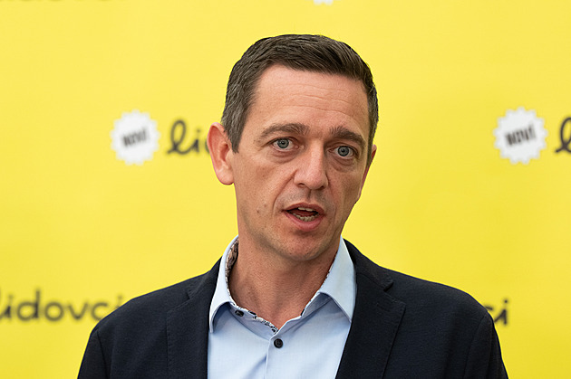 Musíte jít do ulic, vyzval lidovec Grolich kvůli České televizi a rozhlasu