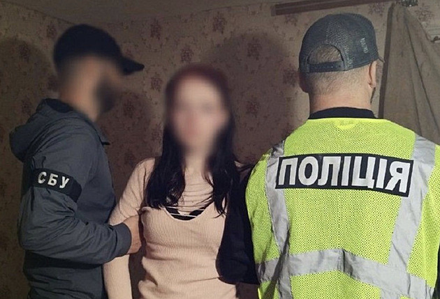 Ukrajinci zadrželi 17letou dívku. Trávila vojáky na objednávku ruské FSB