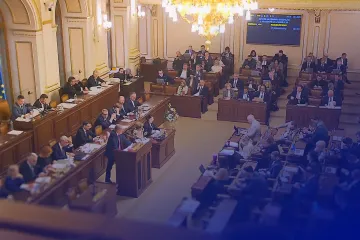 Sněmovna bude o zrušení poplatků pro ČT a ČRo hlasovat v sobotu v půl páté ráno